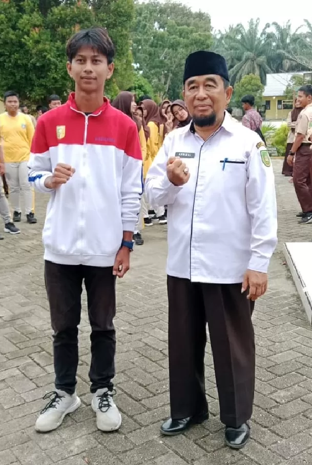 Siswa SMAN 1 Sentajo Raya Juara III Kejurnas Tenis Junior di Pekanbaru